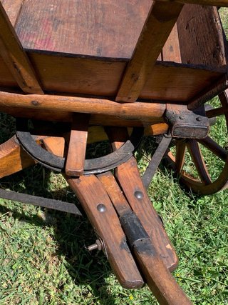 Carro antiguo de madera