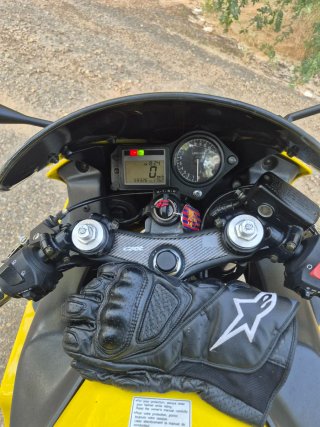 Honda CBR 600 F Amarilla