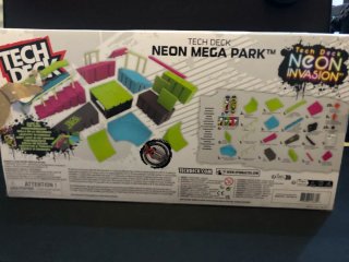 Tech Deck Neon Invasion Mega Park