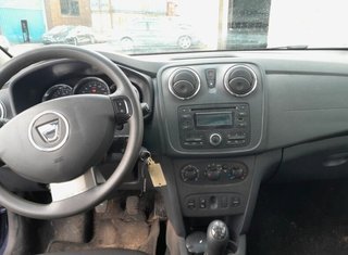 Dacia 1150693 0281032811 centralita motor sandero