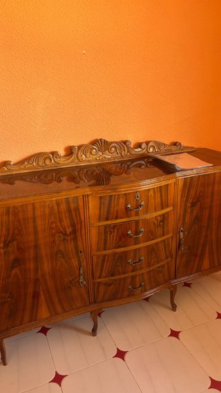 Aparador antiguo de madera