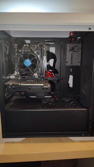 PC Gaming Aerocool White (i5 7400 + GTX 1050)