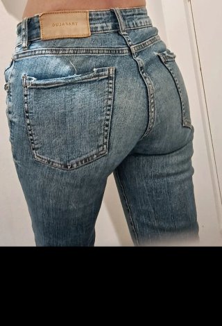 Pantalón vaquero roto