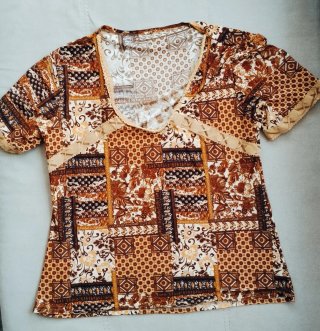 Conjunto 5 Camisetas/Blusa estampadas talla 44