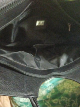 Bolso de mano Guess negro