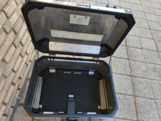 Baúl Givi Trekker Outback 58L