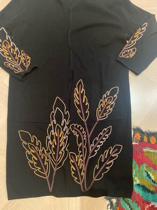 Abrigo Uterqüe bordado negro talla S