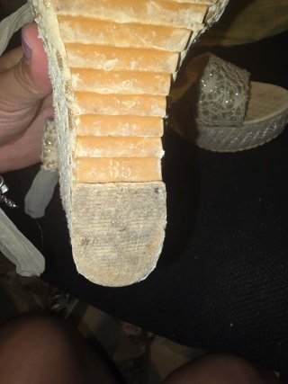Cuñas beige y doradas talla 35
