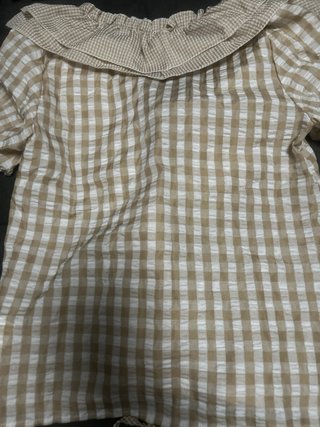 Camiseta cuadros marrón y blanco con volantes
