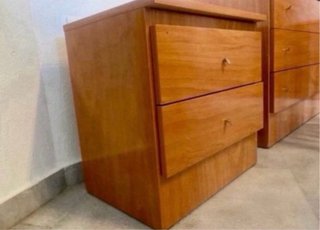 Cómoda y Mesitas de Noche Madera