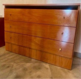 Cómoda y Mesitas de Noche Madera
