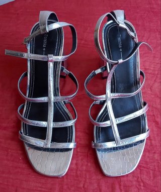 Sandalias plateadas
