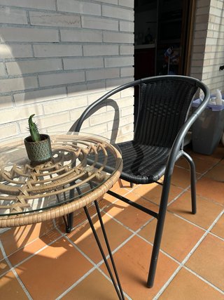Conjunto mesa y 2 sillas terraza/balcón.