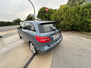 Mercedes B180 CDI Automático · 141.938 km · 2013