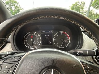 Mercedes B180 CDI Automático · 141.938 km · 2013