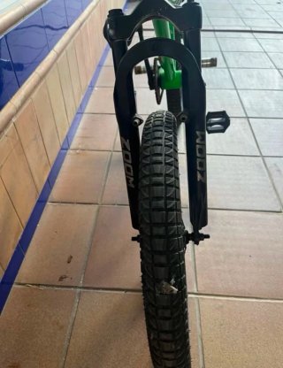 Bicicleta tipo BMX Verde