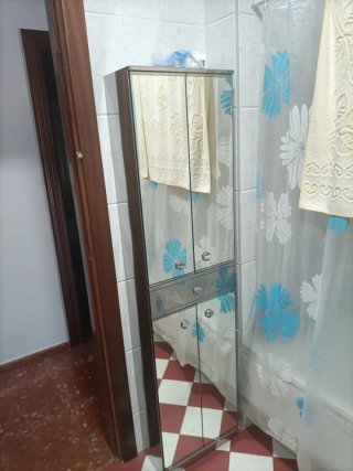 Mueble de baño con espejo