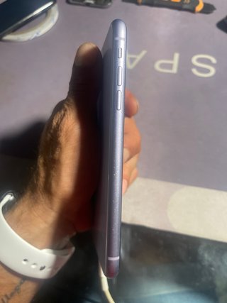 iPhone 11 Lila para piezas