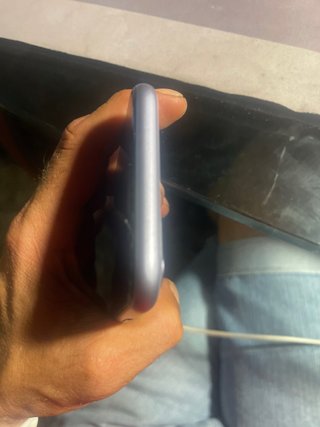 iPhone 11 Lila para piezas