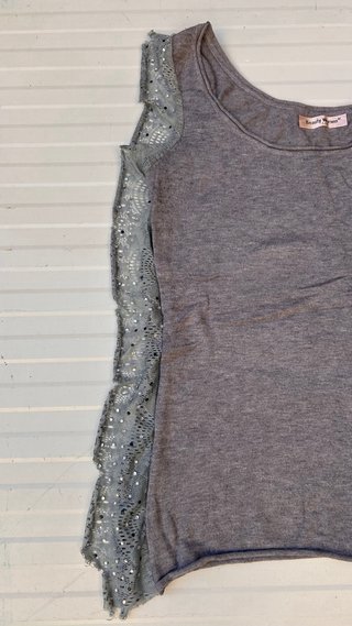 Camiseta tirantes gris con brillos