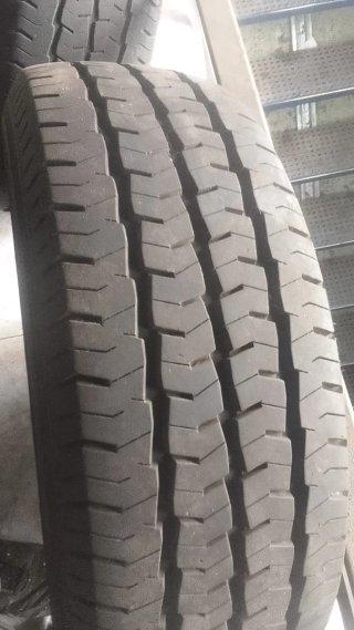 Rueda Vivaro 215/65/16