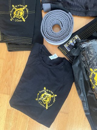 Lote Ropa y Accesorios Artes Marciales J. Canto