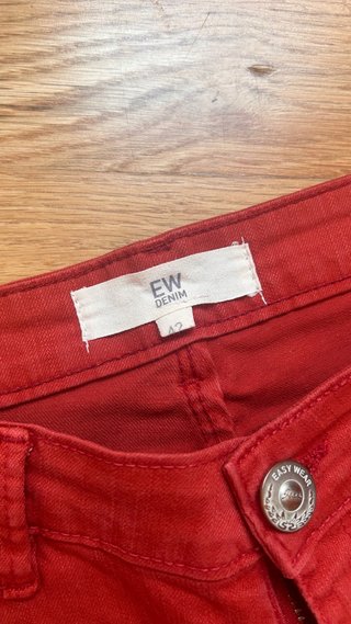Pantalones pitillo rojos