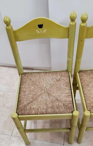 4 Sillas de Madera