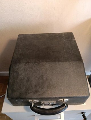 Máquina de escribir Hispano Olivetti