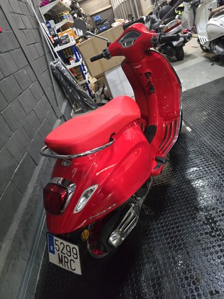 Vespa Primavera 125 Roja 2023