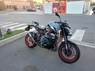 Kawasaki Z900 Negra/Roja