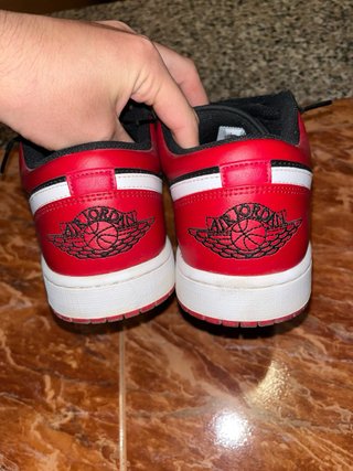 Zapatillas Jordan 1 Low Negras y Rojas