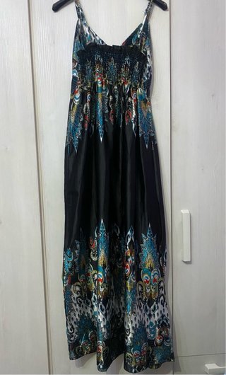 Vestido largo de raso estampado