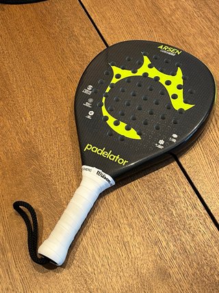 Pala Padelator Arsen de carbono tech