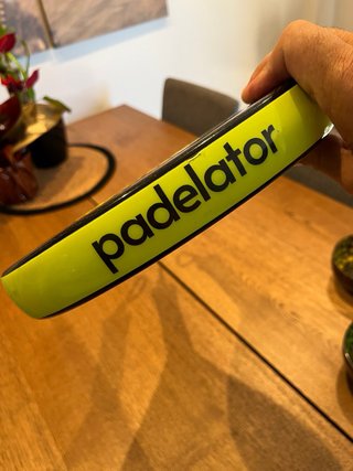 Pala Padelator Arsen de carbono tech