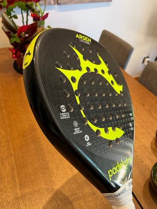 Pala Padelator Arsen de carbono tech