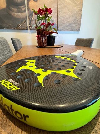 Pala Padelator Arsen de carbono tech