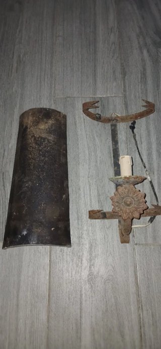 Aplique de pared rústico y herraduras