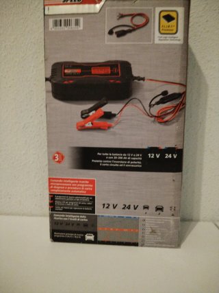 Cargador Batería Coche Ultimate Speed ULGD 10 A1