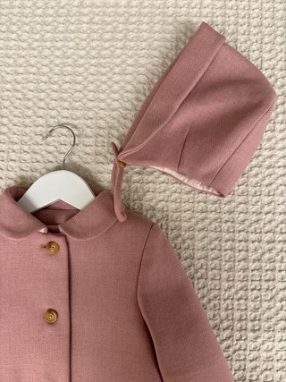 Abrigo niña lana rosa con capota a juego