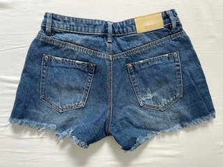 Shorts vaqueros Stradivarius talla 34