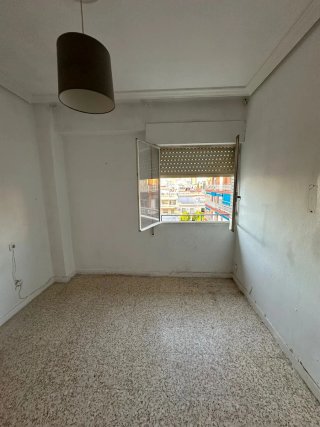PISO EN ZONA AVDA. LUÍS MONTOTO