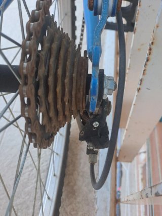 Bicicleta de montaña azul