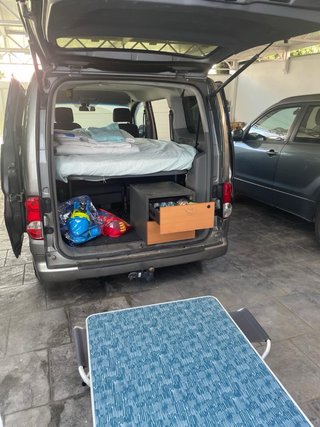Nissan 200nv 2012