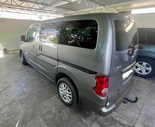 Nissan 200nv 2012