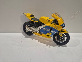 Maqueta Moto Honda RCV Max Biaggi 1/43