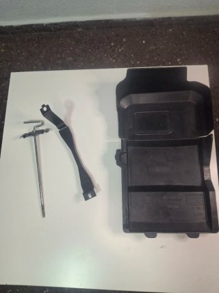 Cubierta Batería Ford Focus 05-08