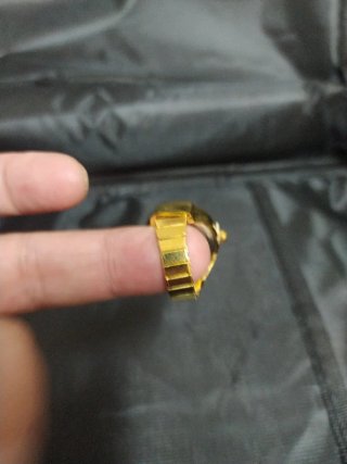 Anillo reloj gato negro dorado