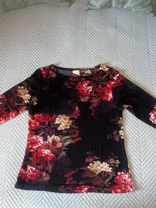 Camiseta floral elástica talla 44