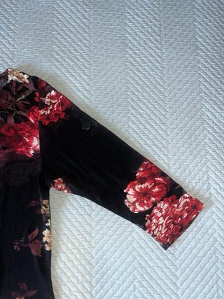 Camiseta floral elástica talla 44